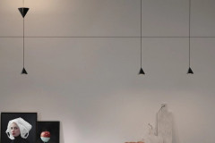 lampa_systemowa_przewody_kompozycja_filomena_cover_karman_the_light_poznan